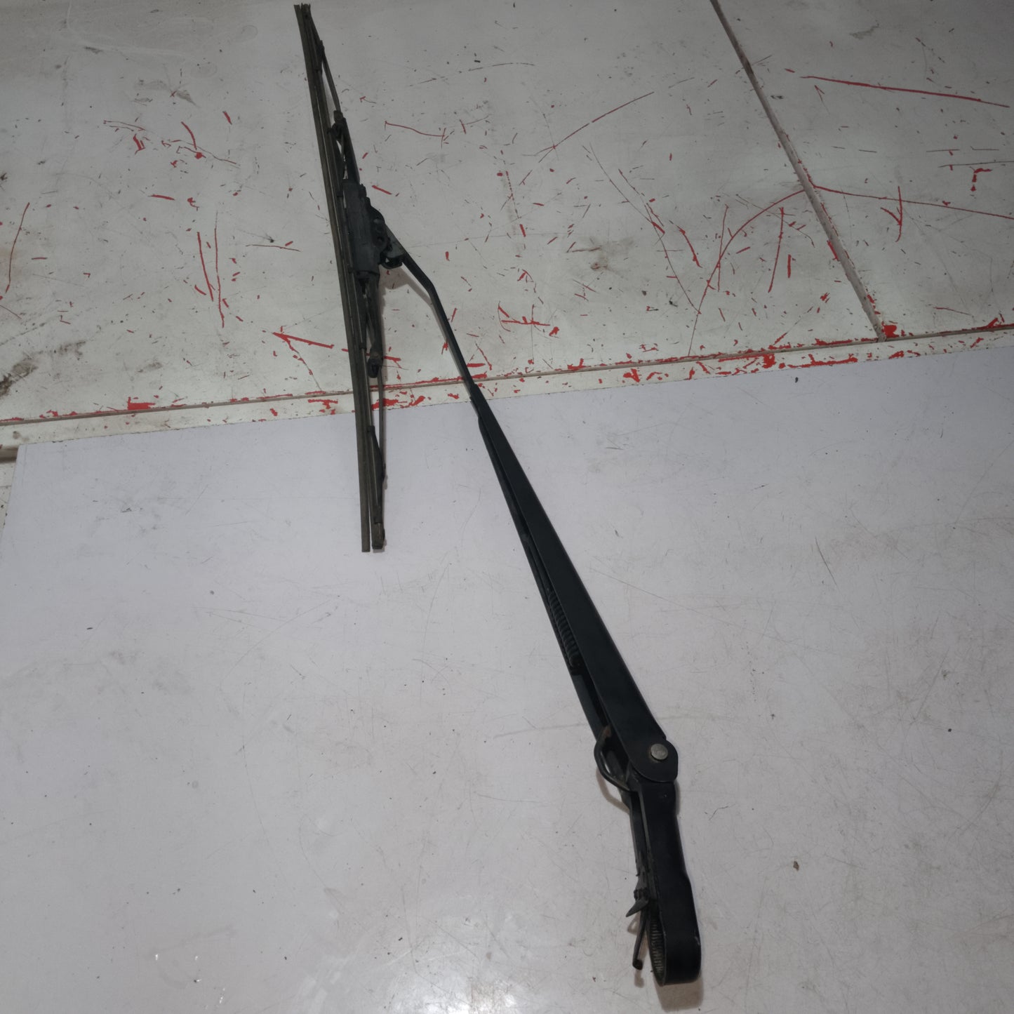 Wiper Arm | Driver Side | Explorer