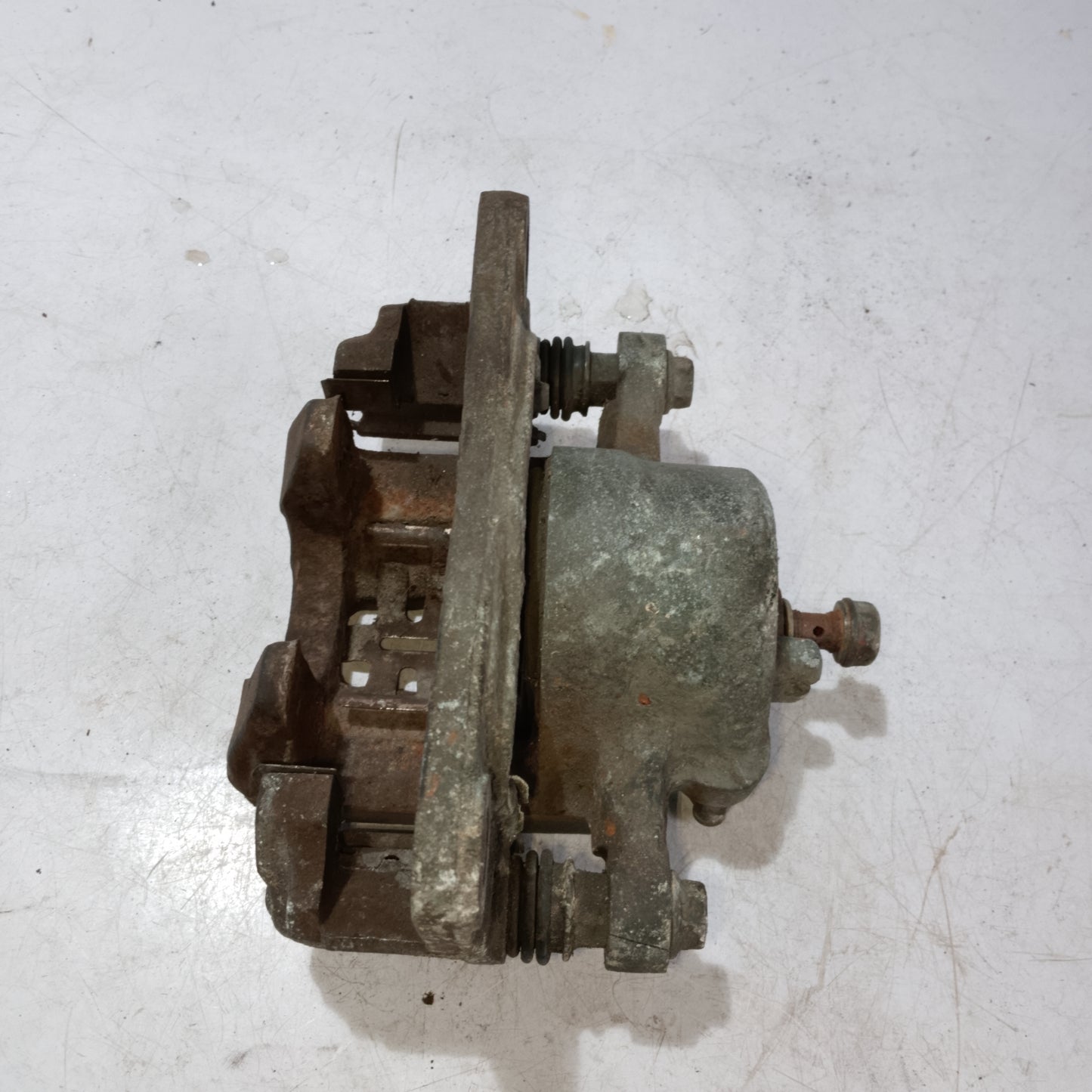 Caliper rh | Ford Escape 2.0