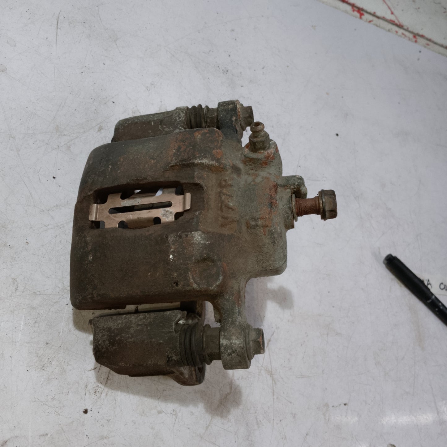 Caliper rh | Ford Escape 2.0