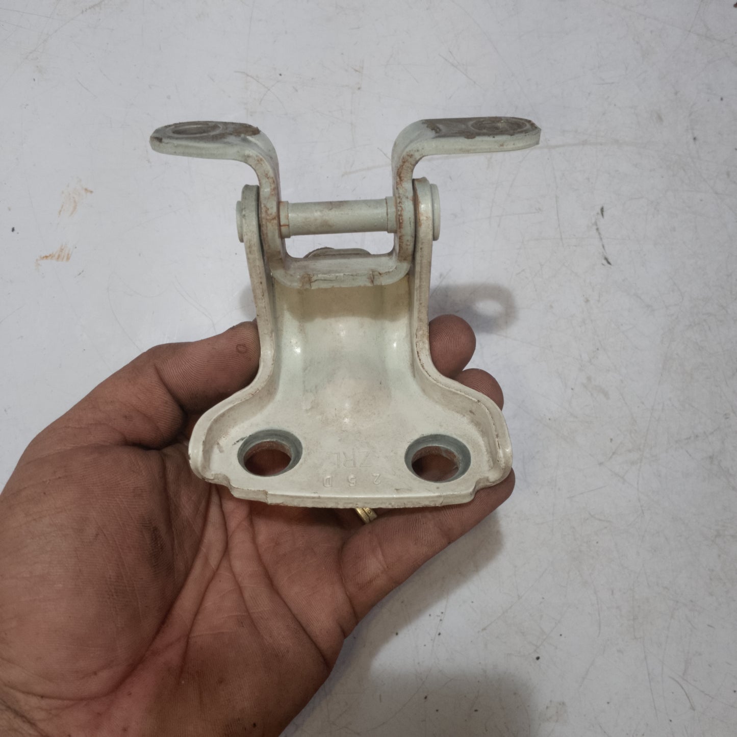 Bisagra | Rear Driver Side | Subaru