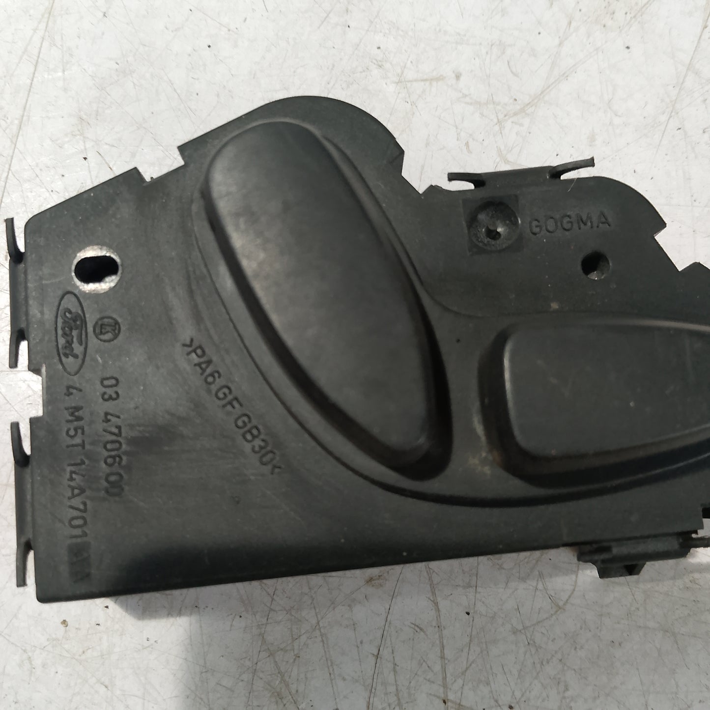 Seat button | Ford Focus
