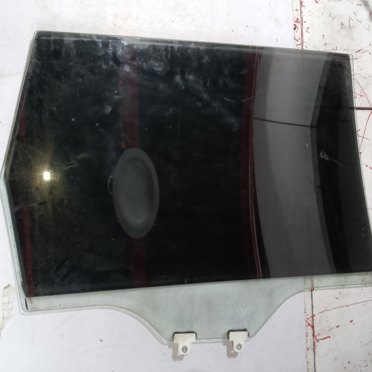 Window glass front driver side | Subaru