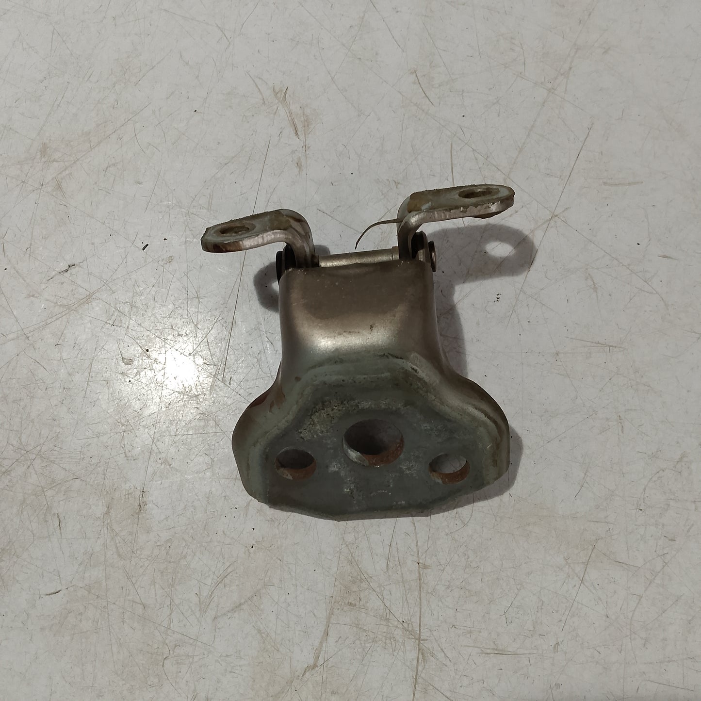 Bisagra front driver side | Subaru
