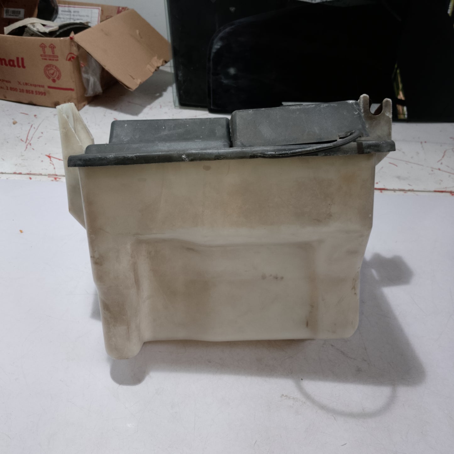 Windshield Fluid Reservoir | Explorer 2009