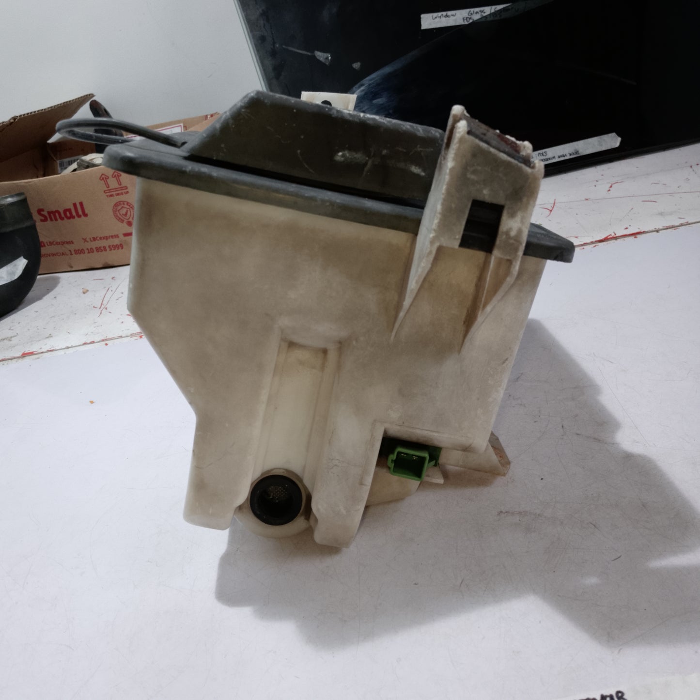 Windshield Fluid Reservoir | Explorer 2009
