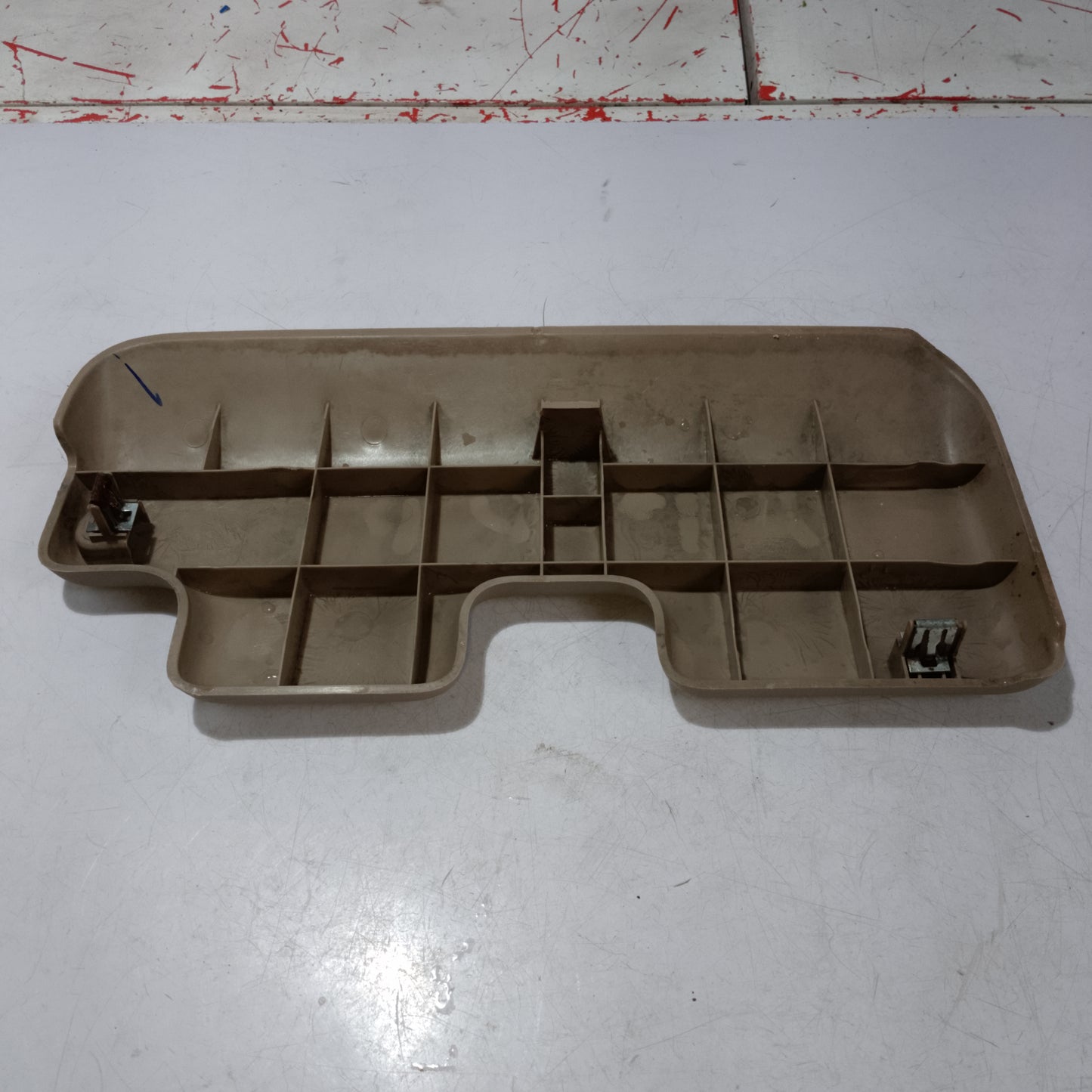 Seat Mounting Bolt Cover 2nd Row | Explorer 2009