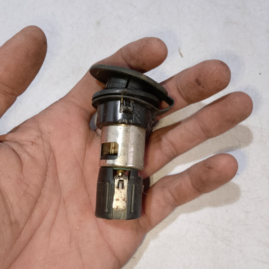 12 Volt connection ford expedition