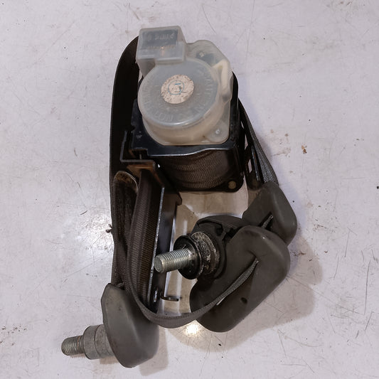 Seatbelt 2nd row seat. D/S ford Everest