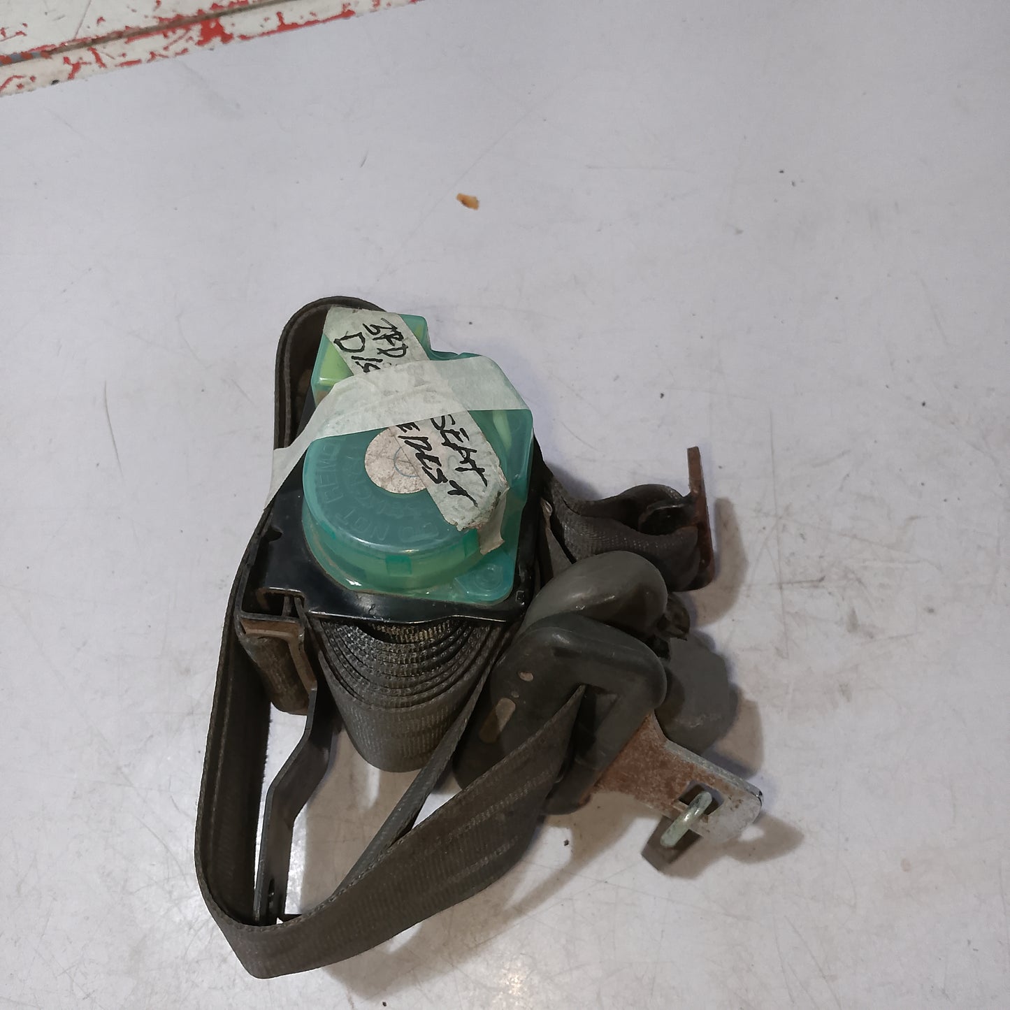 Seatbelt 3rd row seat d/s everest