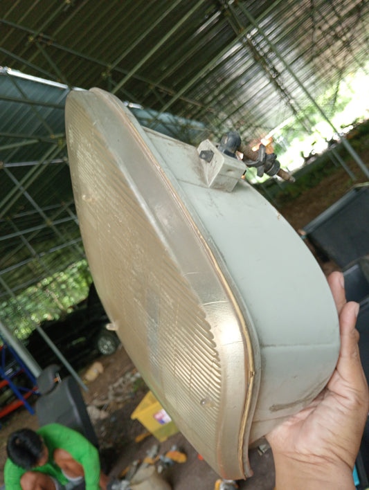 Ford Expedition | Gen1 | Headlight Passenger Side