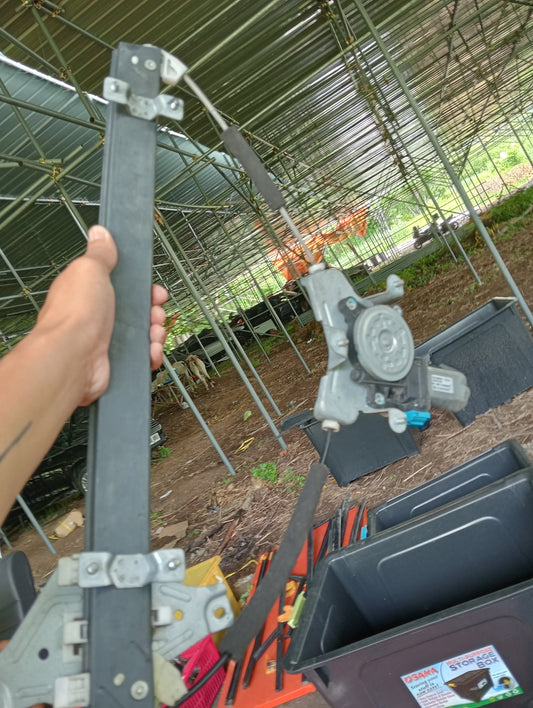 Chevrolet Optra | 1.6 | Power Window Front Passenger Side