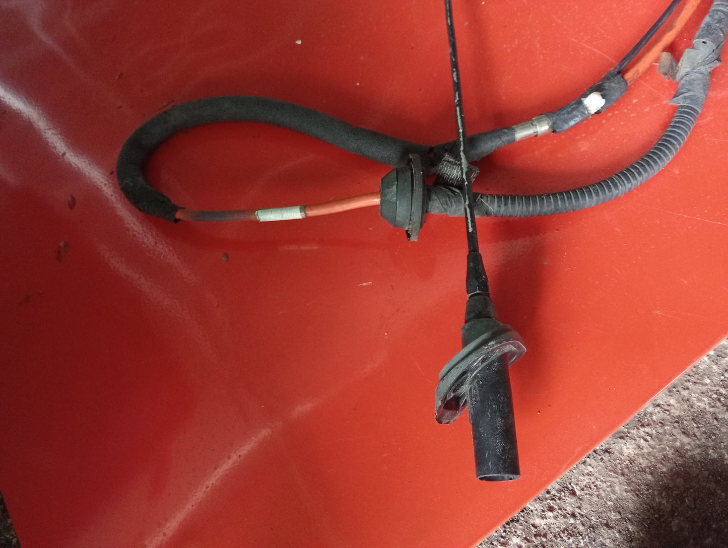 Ford Explorer | Antenna w/ Wire