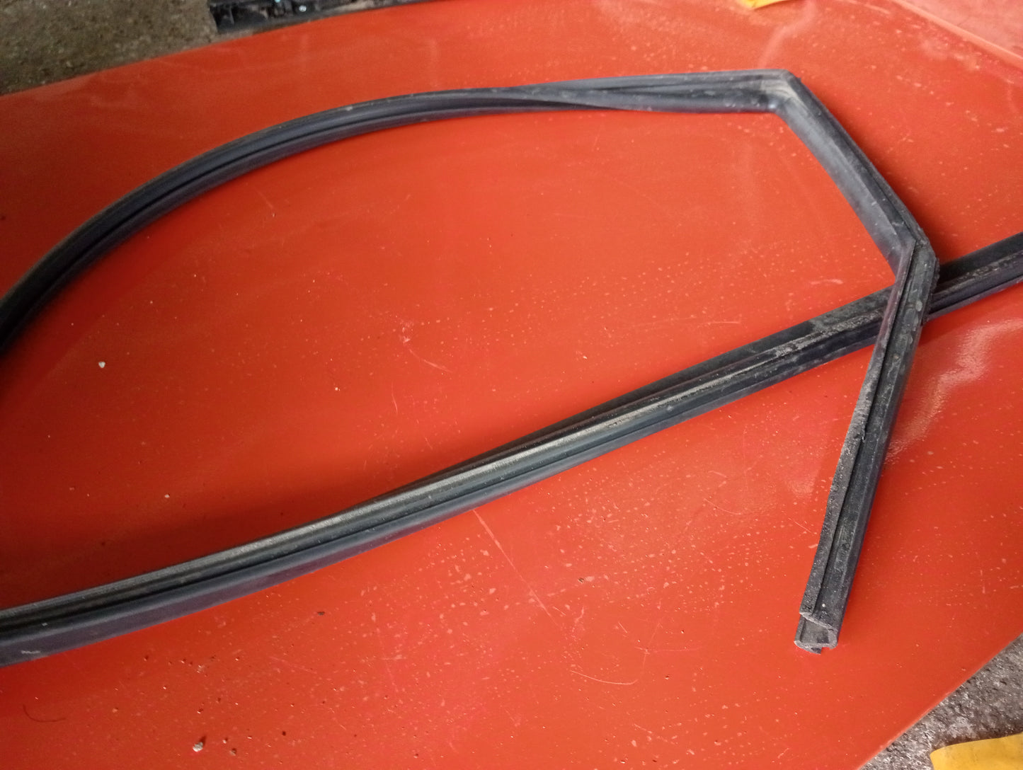 Hyundai Accent | Diesel | Front Driver Side Inner Window Mouldings