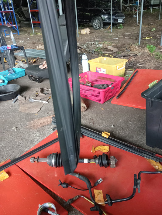 Hyundai Accent | Diesel | Front Driver Side Inner Window Mouldings