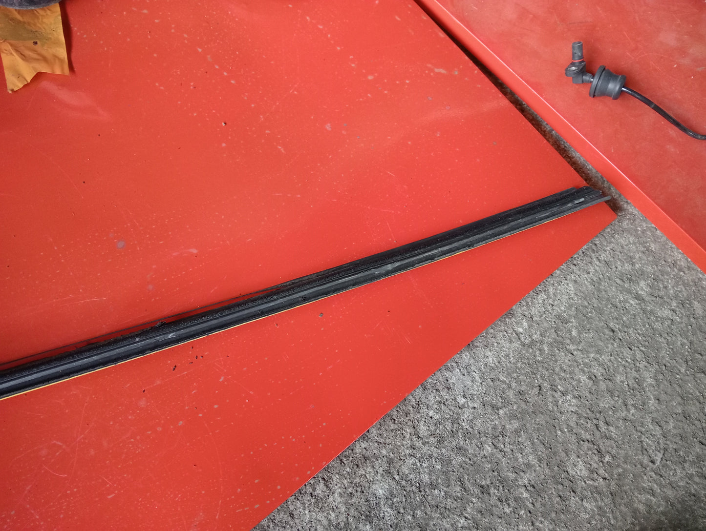 Nissan Almera | Weather Strip Front Driver Side