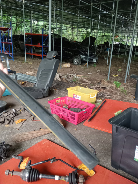 Nissan Almera | Weather Strip Front Driver Side