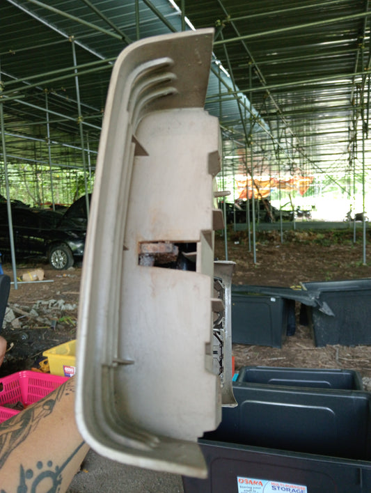 Ford Explorer | Eddie Bauer | Rear Cup Holder with Ac vents