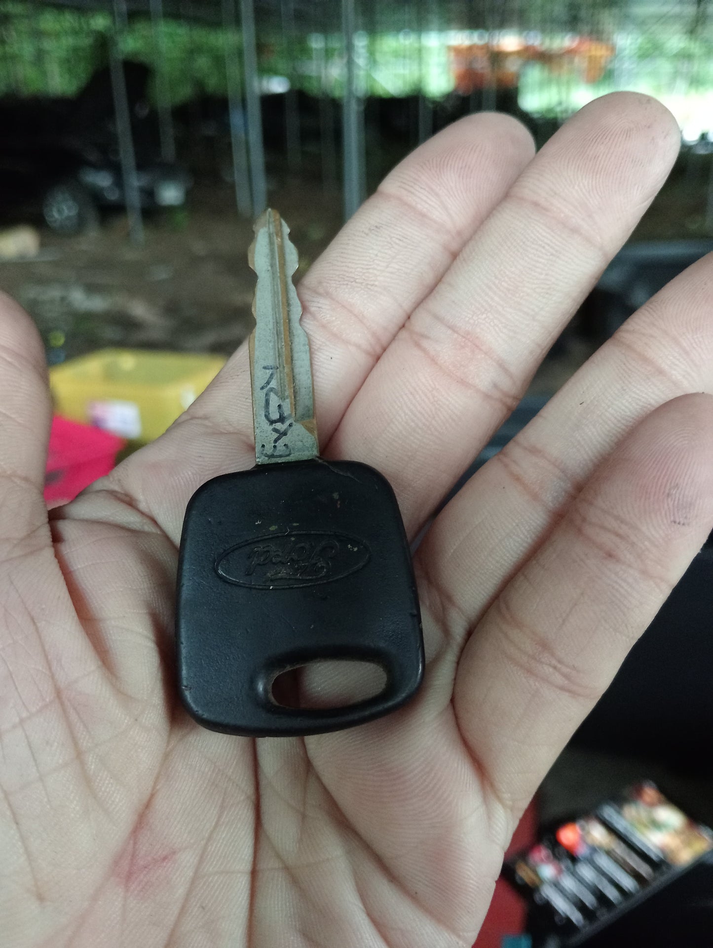 Ford expedition | Gen1 | Maroon | Key