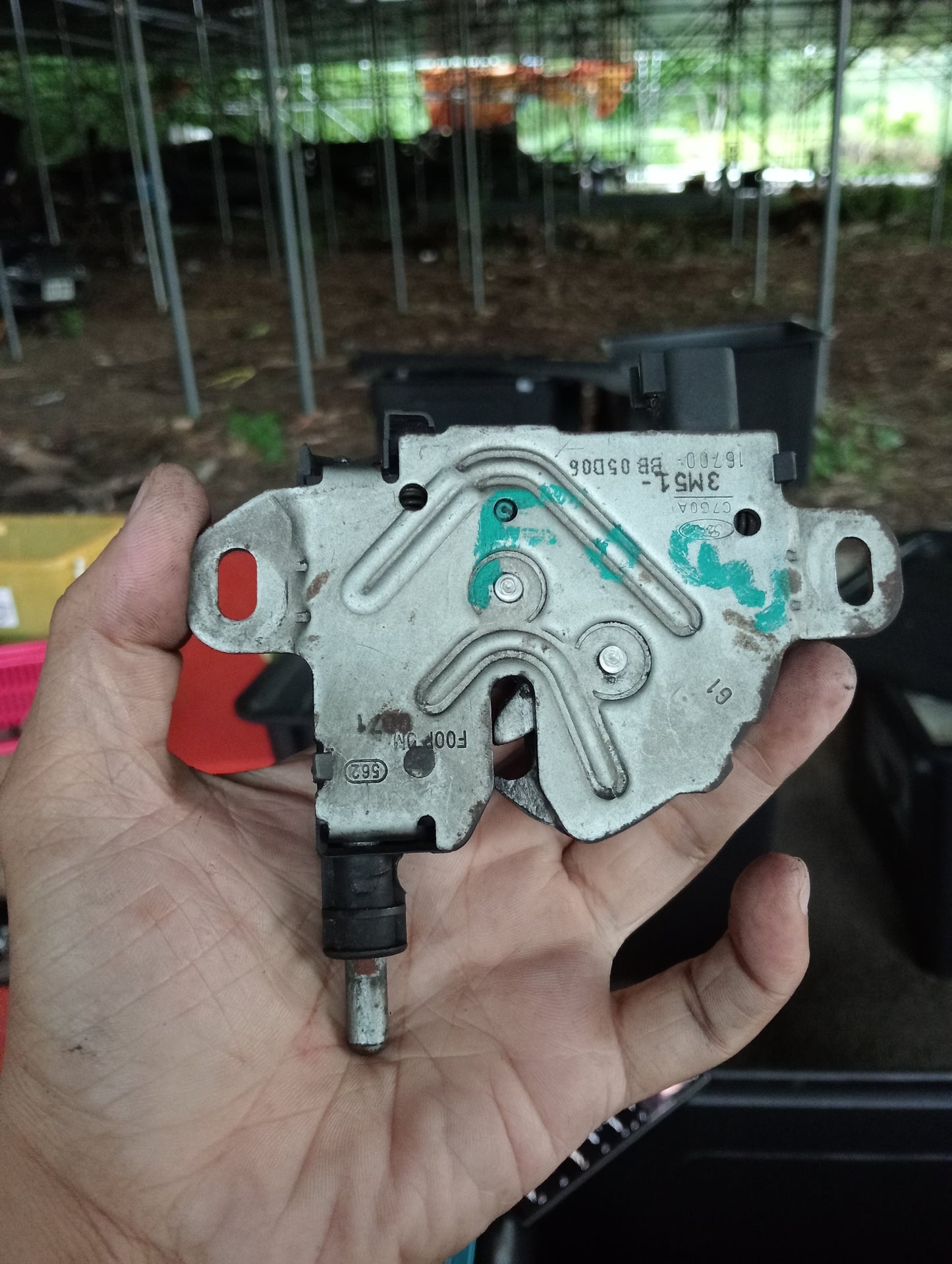 Ford Focus | Hood Lock Actuator