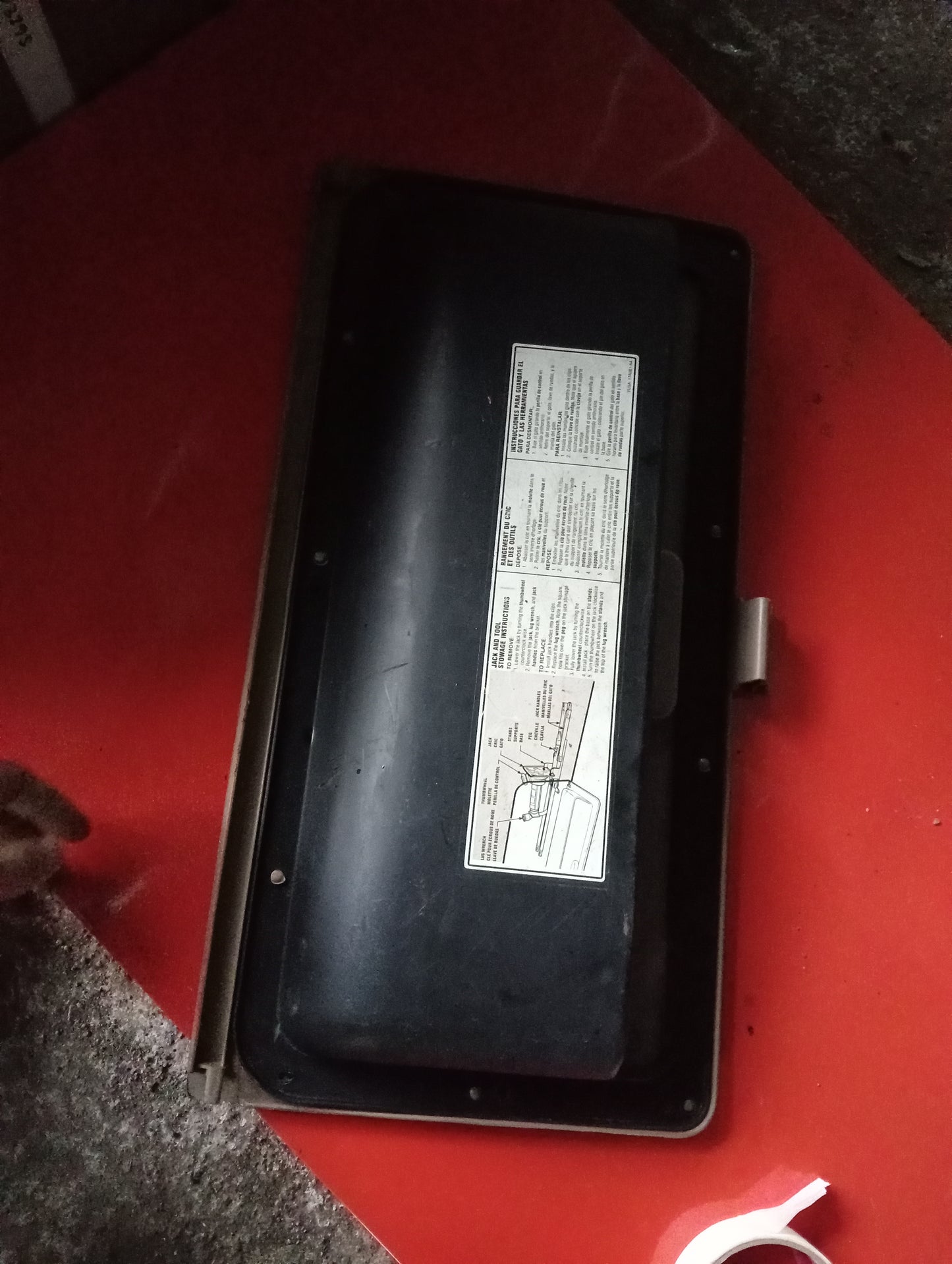 Ford Explorer | Glove Box Cover
