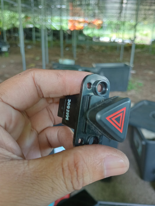 Chevrolet Cruze | Hazard Switch