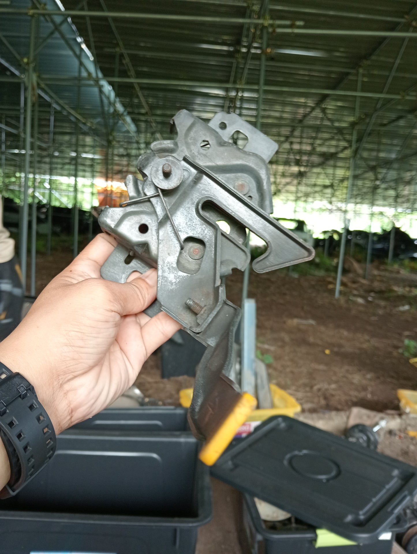 Ford Escape | 2.3 | Hood Lock Actuator