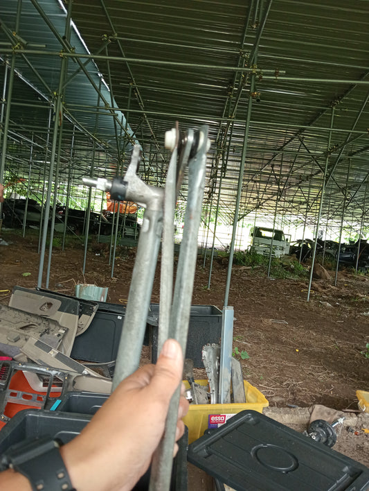 Ford Escape | 2.3 | Wiper Linkage