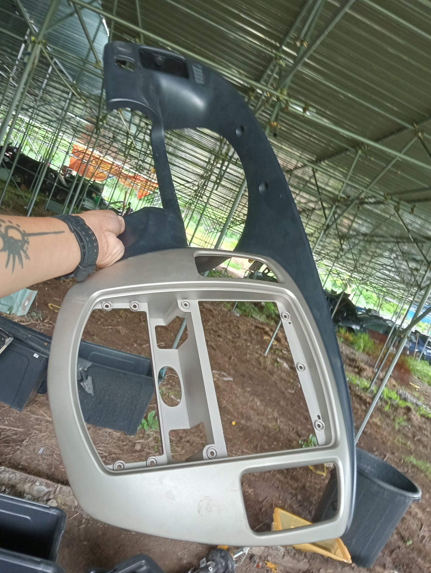 Ford Escape | 2.3 | Dashboard Center Frame Cover