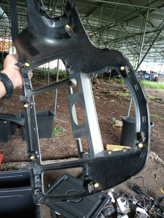 Ford Escape | 2.3 | Dashboard Center Frame Cover