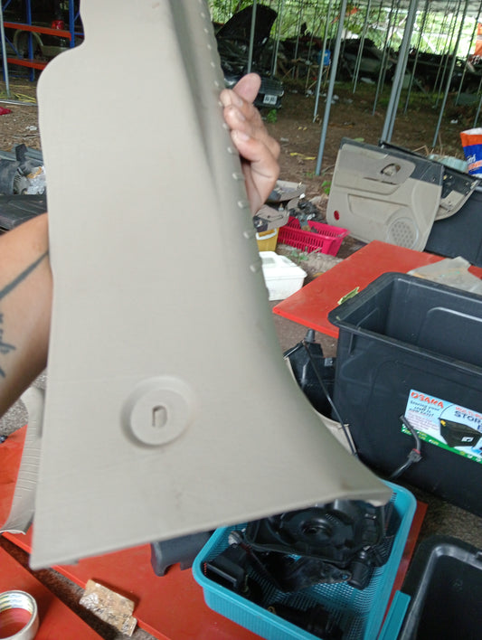 Ford Escape | 2.3 | Interior Trim Cover