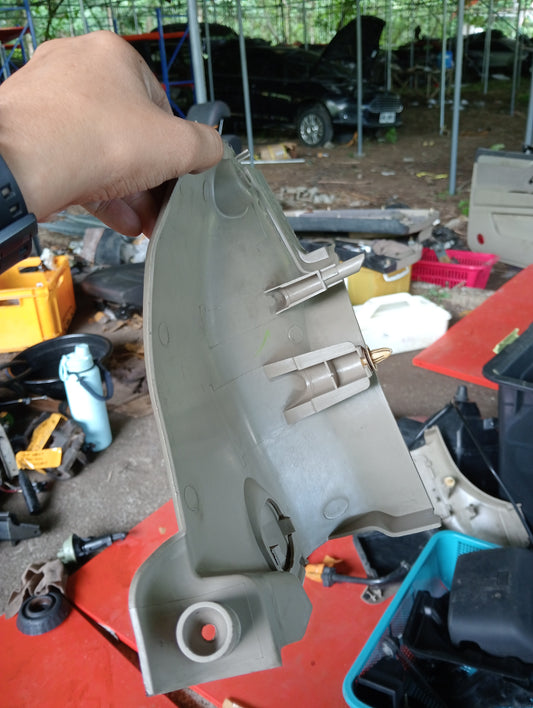 Ford Escape | 2.3 | Lower Kick Panel