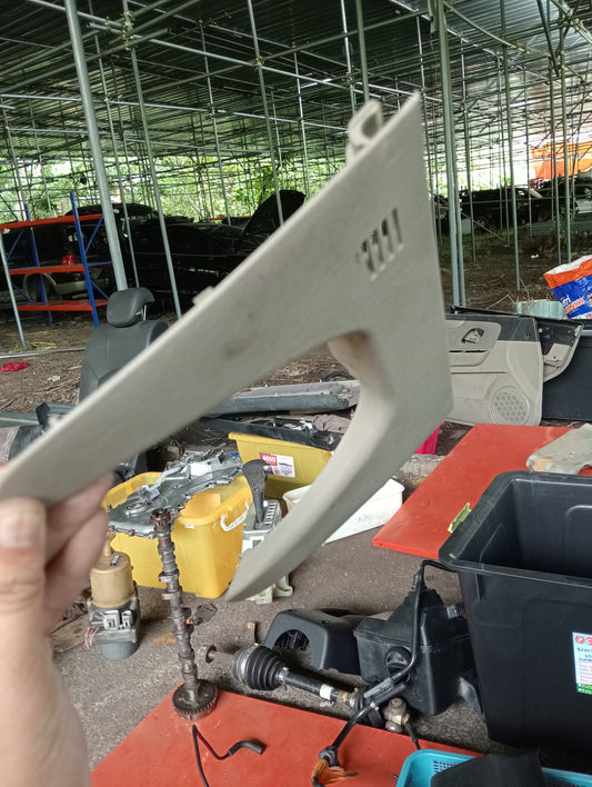 Ford Escape | 2.3 | Interior Trim Cover