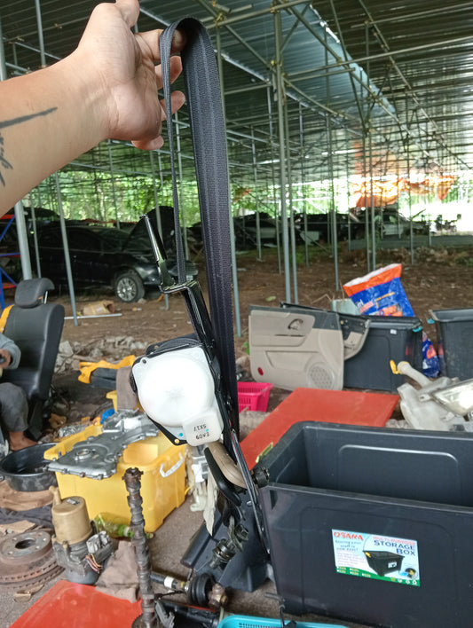 Nissan Sentra | Front Driver Side Seat Belt