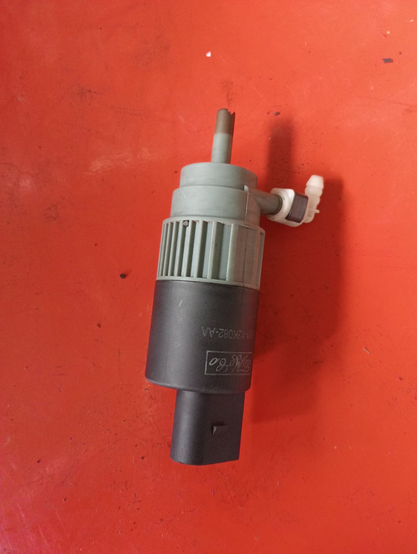Ford Focus | Washer Tank Motor