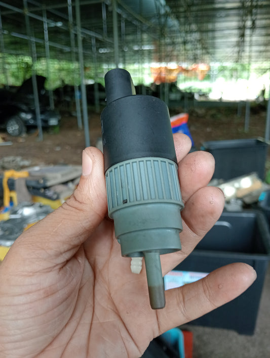 Ford Focus | Washer Tank Motor