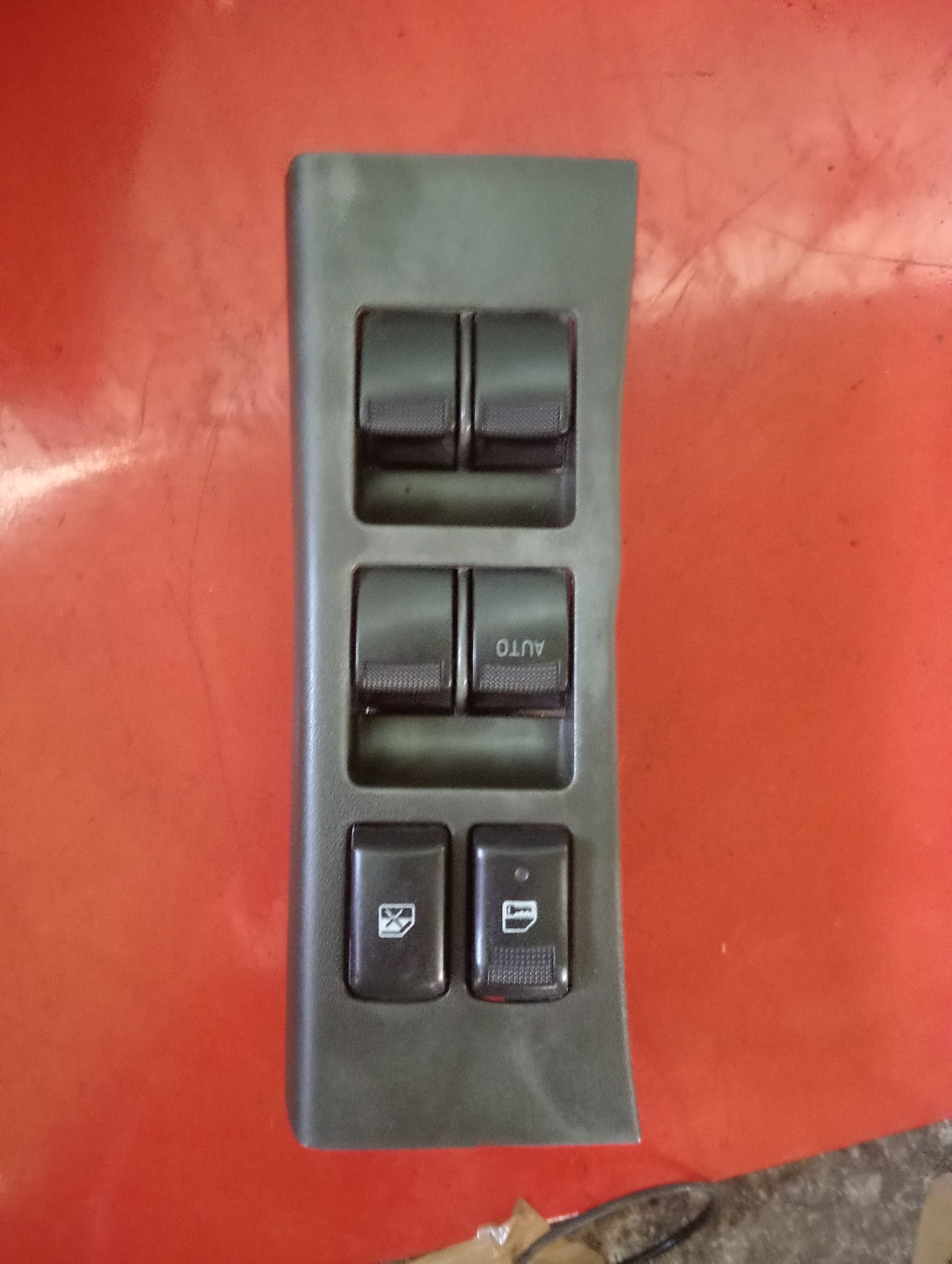 Chevrolet Trailblazer | Main Window Switch