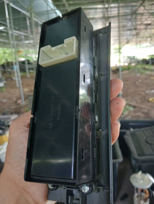 Chevrolet Trailblazer | Main Window Switch