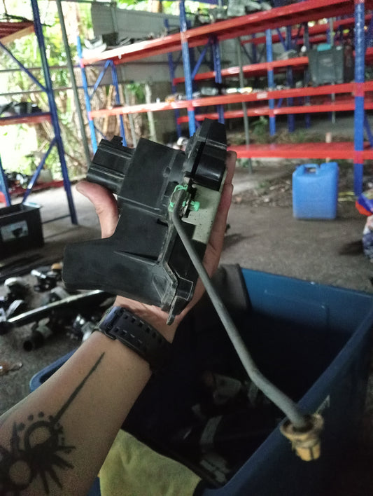 Ford Escape | 2.3 | Front Passenger Side Door Actuator Lock