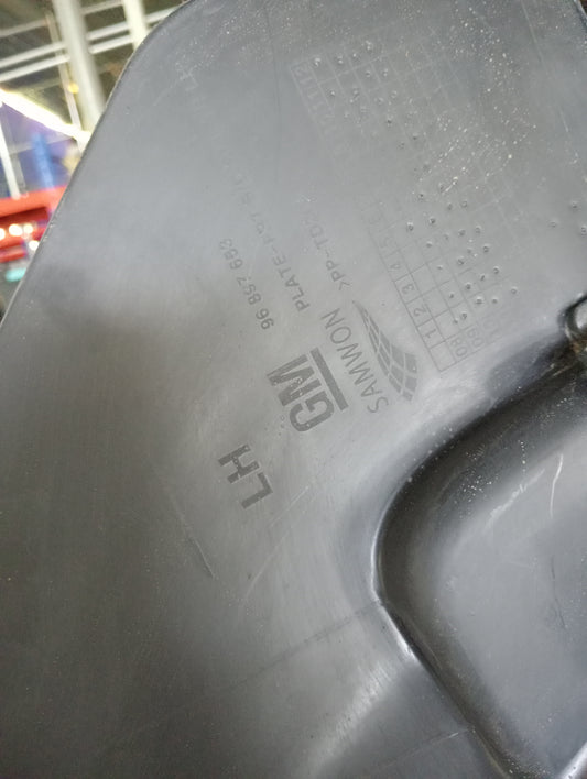 Chevrolet Cruze | Driver Side Interior Panel