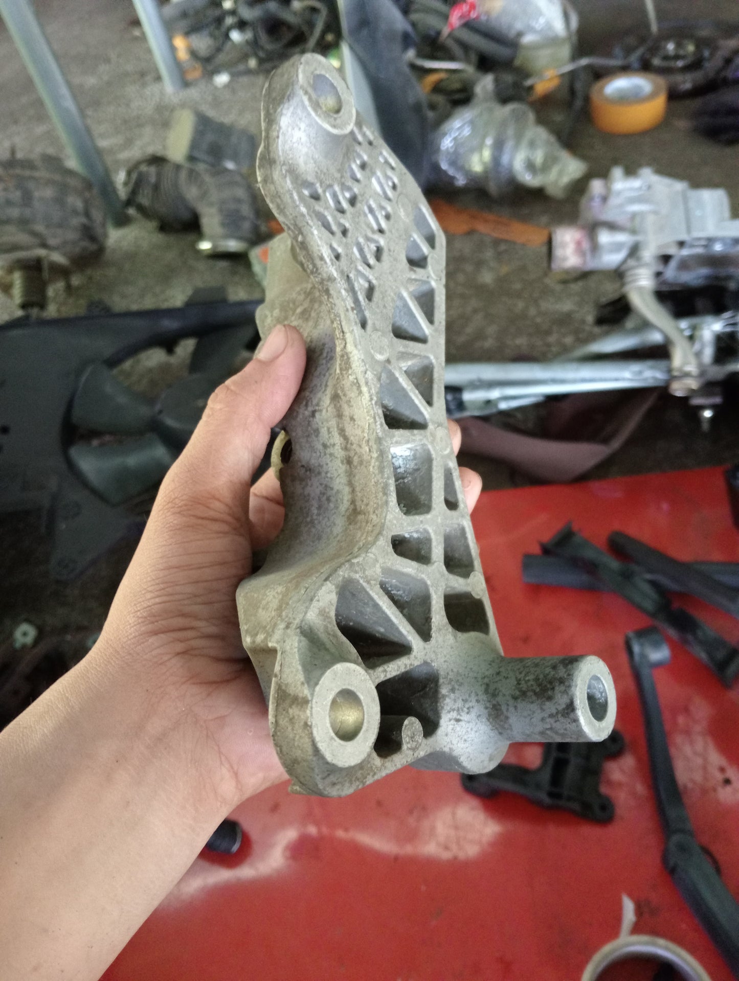 Chevrolet Cruze | Engine Bracket Support