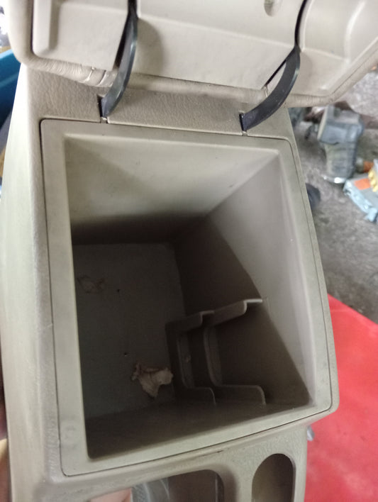 Chevrolet Optra | 1.6 | Arm Rest