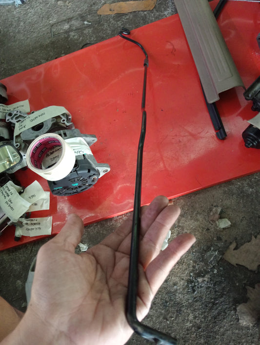 Chevrolet Optra | 1.6 | Engine Hood Holder