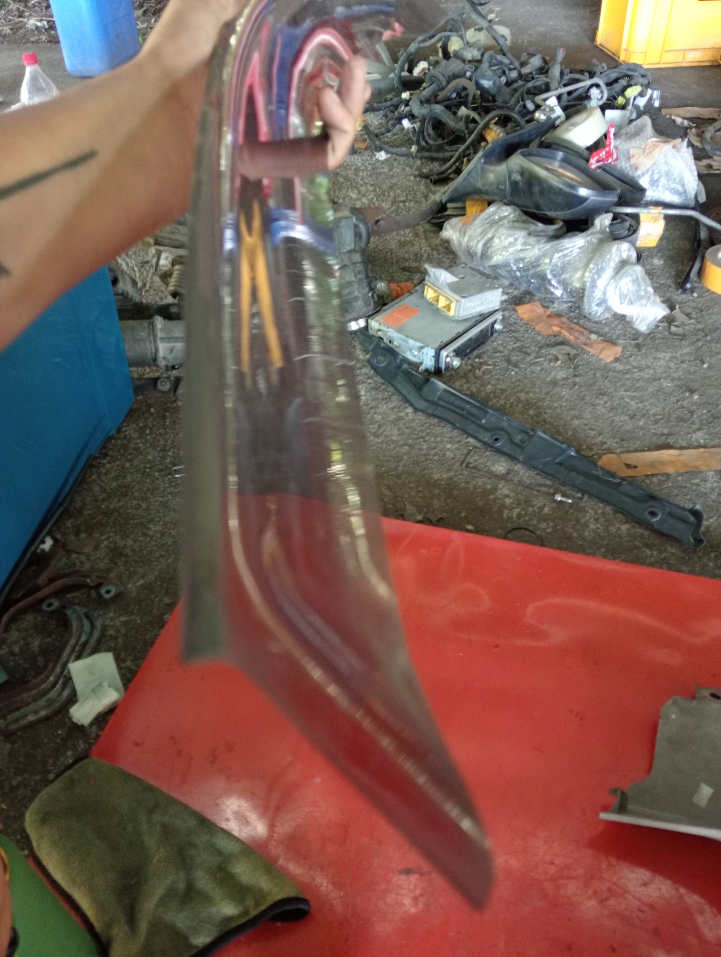 Chevrolet Optra | 1.6 | Front Passenger Rain Visor
