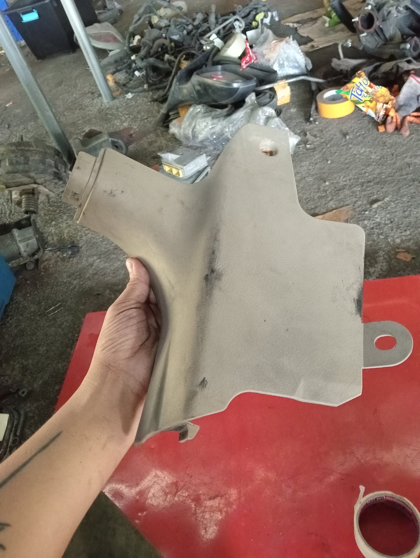 Chevrolet Optra | 1.6 | Passenger Side Panel Cover