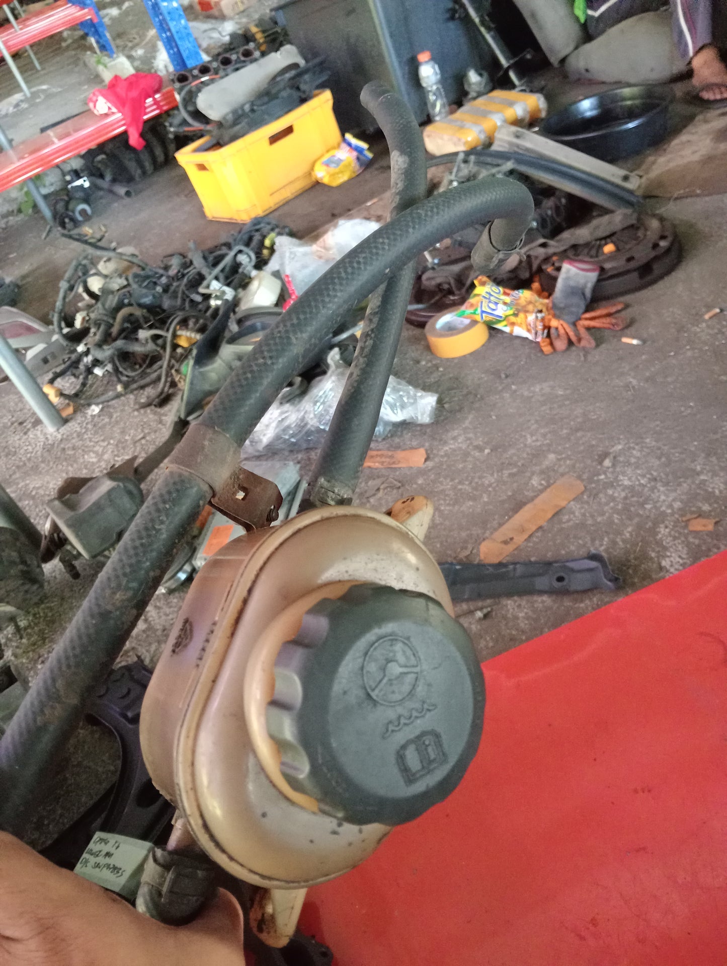 Chevrolet Optra | 1.6 | Fluid Tank With Hose