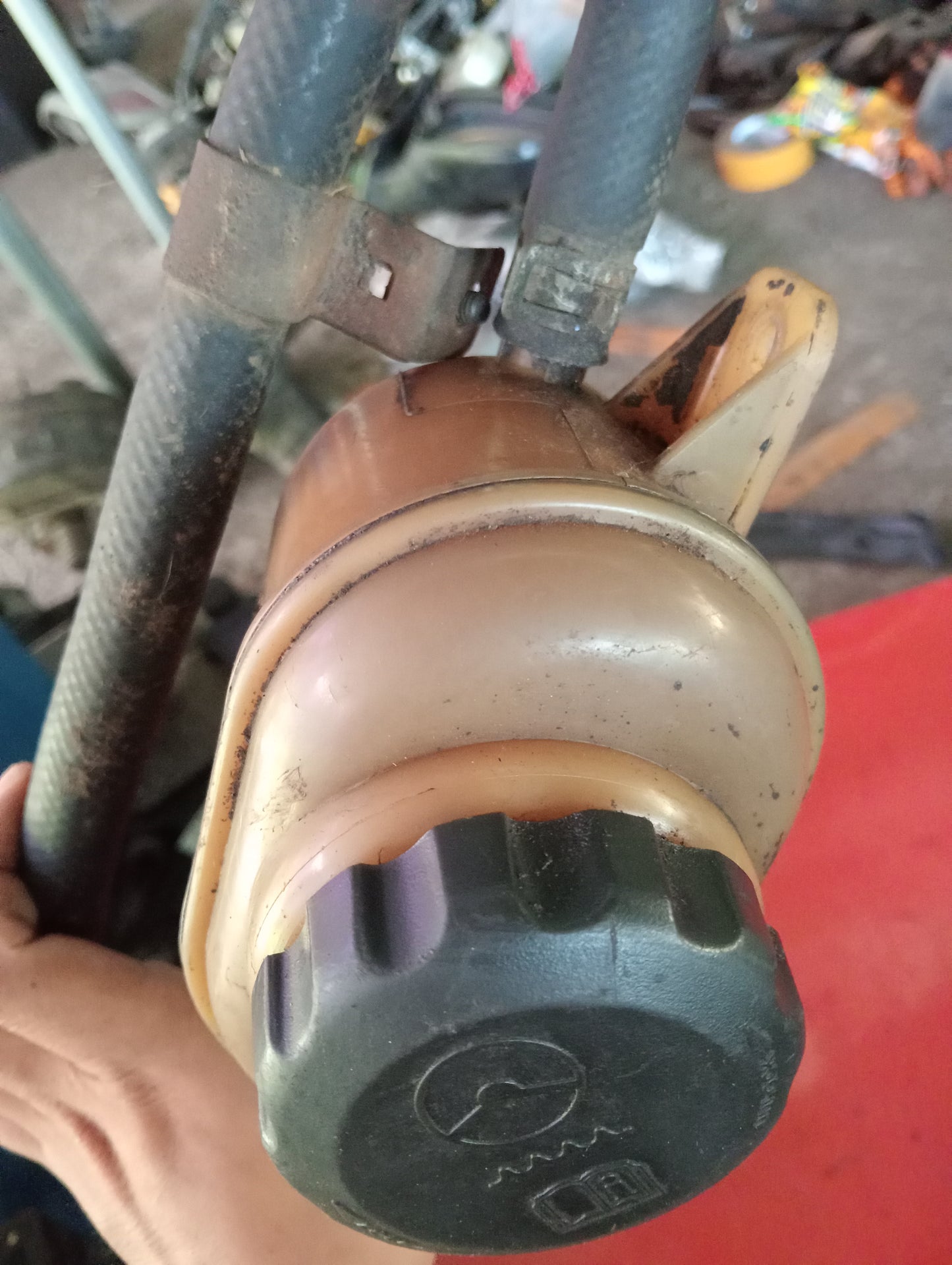 Chevrolet Optra | 1.6 | Fluid Tank With Hose