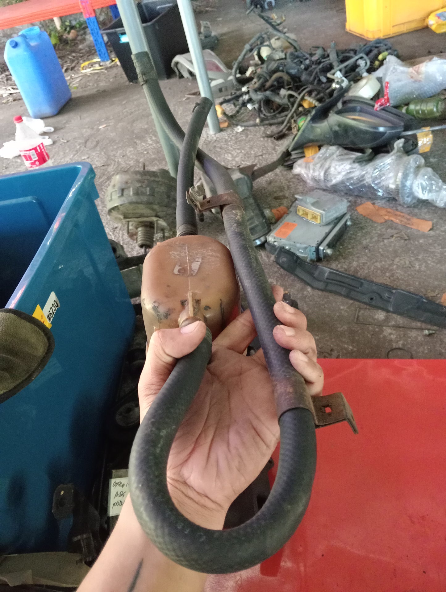 Chevrolet Optra | 1.6 | Fluid Tank With Hose