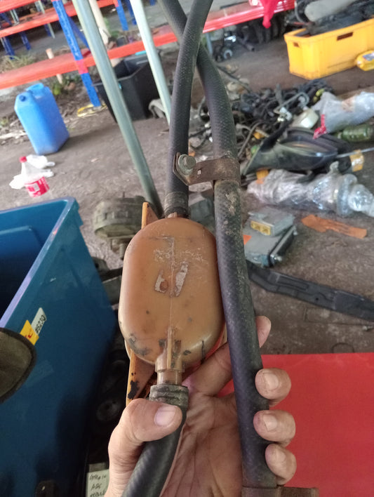 Chevrolet Optra | 1.6 | Fluid Tank With Hose