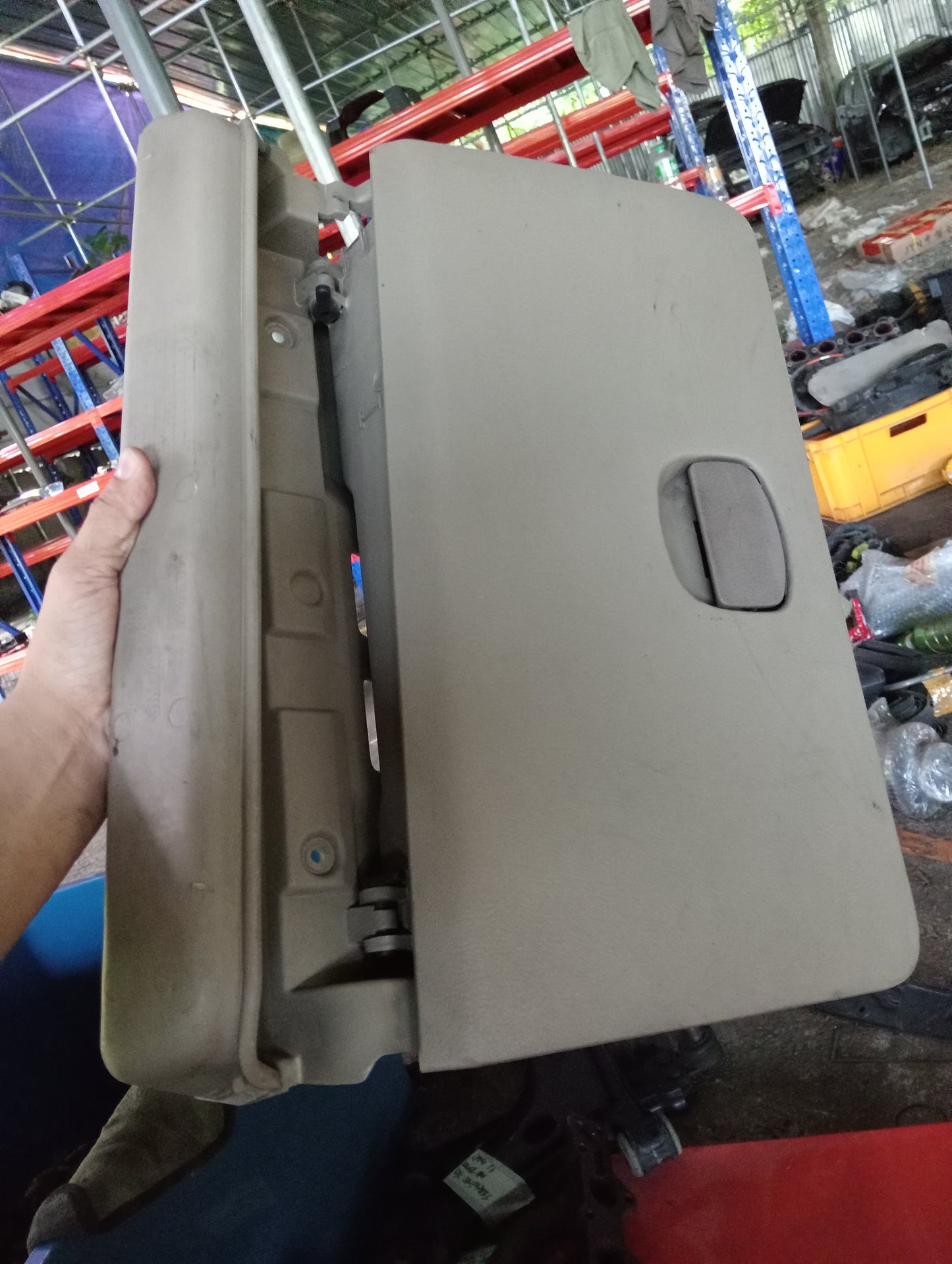 Chevrolet Optra | 1.6 | Glove Box
