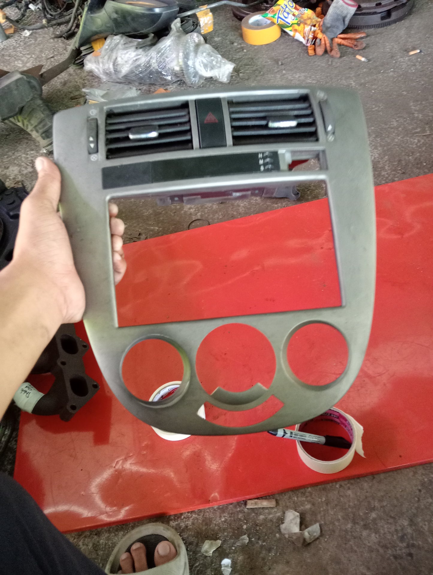 Chevrolet Optra | 1.6 | Center Frame With Louver & Hazard Switch